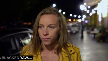 Tini fruska kefélnek szerteszéjjel a színes bőrű hapsik Thumb