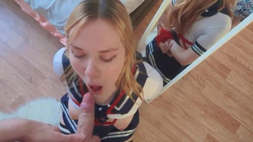 Amatőr tini lány életében először összekötözve és széttett lábakkal seggbebaszva Thumb