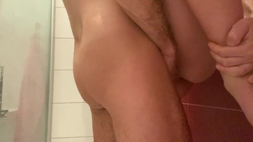 Amatőr pár a zuhanykabinban kamatyol Thumb