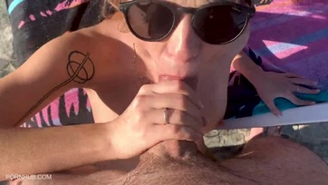 Hibátlan testű amatőr tinicsaj nyílvánosan szétkúrva és orcán lövellve Thumb