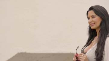 Milf pornós csajszi rácsüccsen a fiatal farokra Thumb