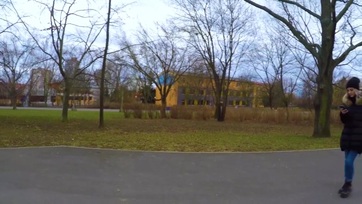 Fiatal 18 esztendős fiatal leányzó suskáért cummant a ligetben Thumb