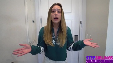 Kívánnivaló szőke mostoha hugi napkeltekor a giganagy pöcsömre pattintva Thumb