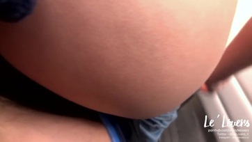 Izgi nyílvános szex és cumi a kabinban Thumb