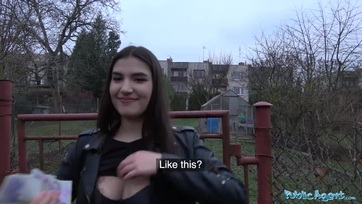 Kisvárosi tini punci zöldhasúért kupakol Thumb