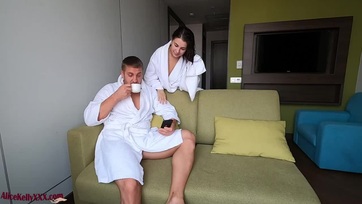 Fürdés után azonnal leszívattam és szétdugtam a barátnőmet és persze megtöltöttem a pináját Thumb