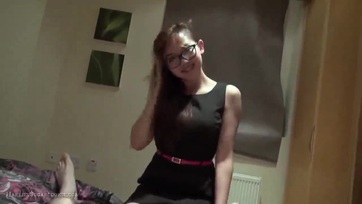 18 esztendős szemcsis excsaj szívogatja a cerkám Thumb