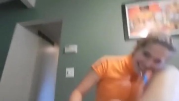 Virsli kezelést csinál a borostás nunijú barátnő Thumb