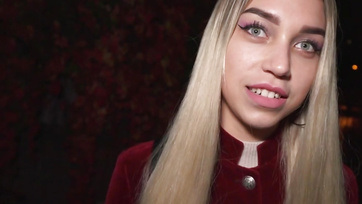 Utca ügynök oboáztatja a vadító 20 esztendős tinilányt Thumb