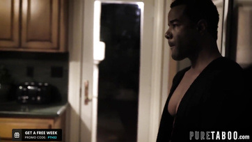 Egymás után lőtte csurig a kis cicát a palija és annak az apuja Thumb