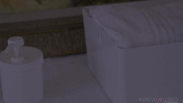 A leszbikus cicusok szeretik megzabálni egymás fini pinácskáját Thumb