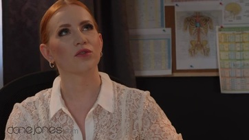 A nagy mellű magyar bige szeretett volna egy jó nagy afroamerikai bránert a nunájába Thumb