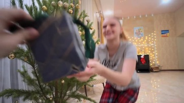 Sexy fiatal ribanc szopogatja a mostoha testvére farkát és szereti ha vadul meghágja Thumb