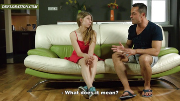 Renátónak sikerült átszakítania a félénk magyar fiatal leányzó szűzhártyáját Thumb