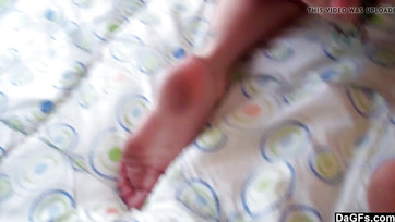 A sexy barátnőm előttem élvezkedett mialatt én vertem a péniszemet Thumb