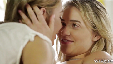 Először nyaltam ki a barinőm fini puniját de iszonyúan élveztem! Thumb