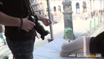 Felszedték a hapsik a vadító pesti lányt és egy kis maniért a hancúrra is rábeszélték Thumb