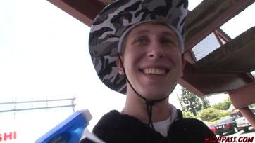 Hazament a faszikkal a kívánnivaló magyar származású spiné és szerzett egy falloszt az ürítőjébe Thumb