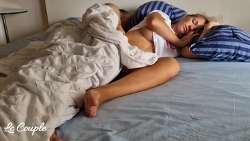 Arra kelt a bájos amatőr hitves hogy a csávója jócskán dugja a zamatos puniját Thumb