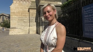 Szukás csöcsös milf anyuka a közparkban felcsípve aztán a pecóban keményen fingón kefélve Thumb