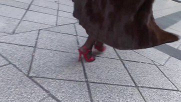 Budapest utcáin napközben furulyáztatta le a divatos bulát az ágaskodó pöcsű csávó Thumb