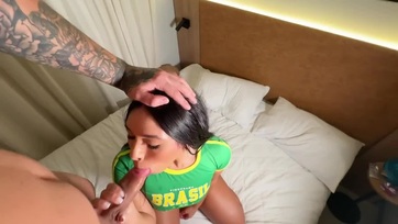 Miután mélyre hatolva megkóstolta a giganagy dákómat a mostoha húgicám arcon tüzeltem Thumb