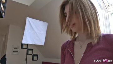 Egy kis pénzzel könnyűszerrel hazacsalta a pesti leányzót hogy megkefélje a kis likacskáját Thumb