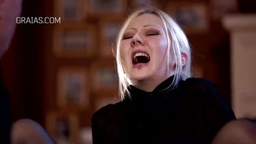 Örömmel megteszi az agg csávónak amit szeretne a buja magyarországból való tini cicus Thumb