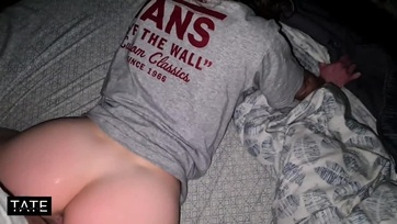 A nagy picsájú koleszos suna élvezettel megugrálta alvás előtt a cerkámat Thumb