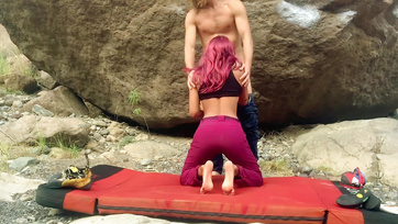 A sziklamászás közben jött rá a baszhatnék a csábos olaszországi csajszira Thumb