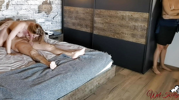 A mostohanővérkém sunyiban ránk onanizált mialatt a férjem fütykösén ugráltam Thumb