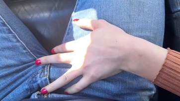 Előkapta a legjobb haverom szexi barátosnője a brokimat az autóban és miután felállította meg is ugrálta Thumb