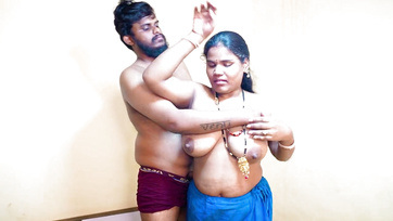 Smacizás és 69-ezés után kutyus pózban is bevette a csávója dárdáját a kis puncikájába Thumb