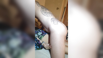 Néhány próbálkozás után végre-valahára sikerült belógatnom a pajszeremet a felebarát kiscsaj szeplőtelen popócskájába Thumb