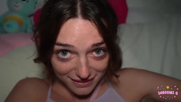 Az este benyitott a mostohaapám a hálómba hogy komolyan megrakja a passzos fingómat Thumb