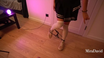 A csábító tiktokos spiné a heverőn ugrándozta meg a kanos fiúja nagy brokiját Thumb